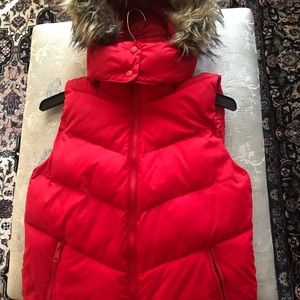Gap puffer vest